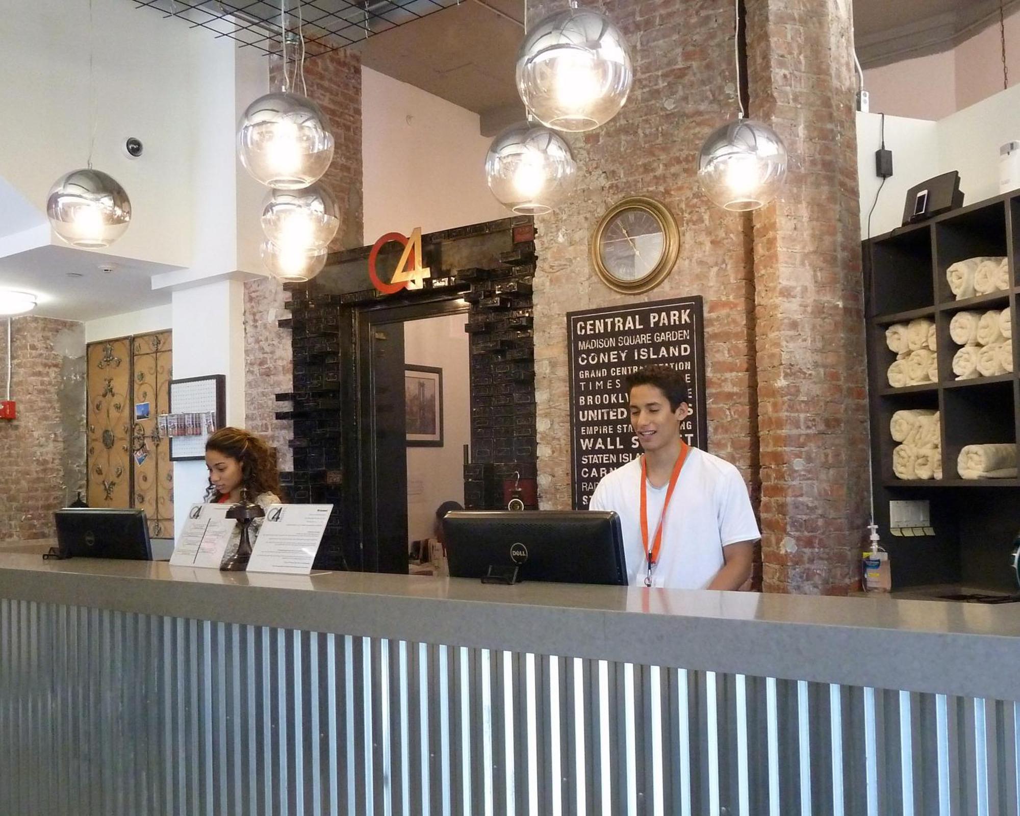 Q4 Hotel And Hostel New York Bagian luar foto