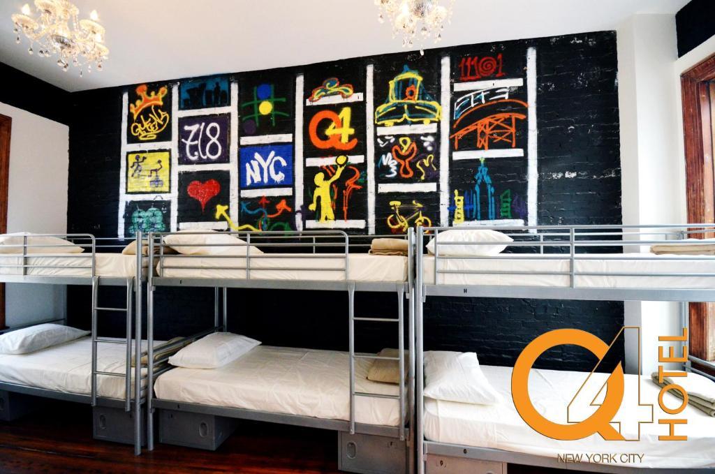 Q4 Hotel And Hostel New York Bagian luar foto