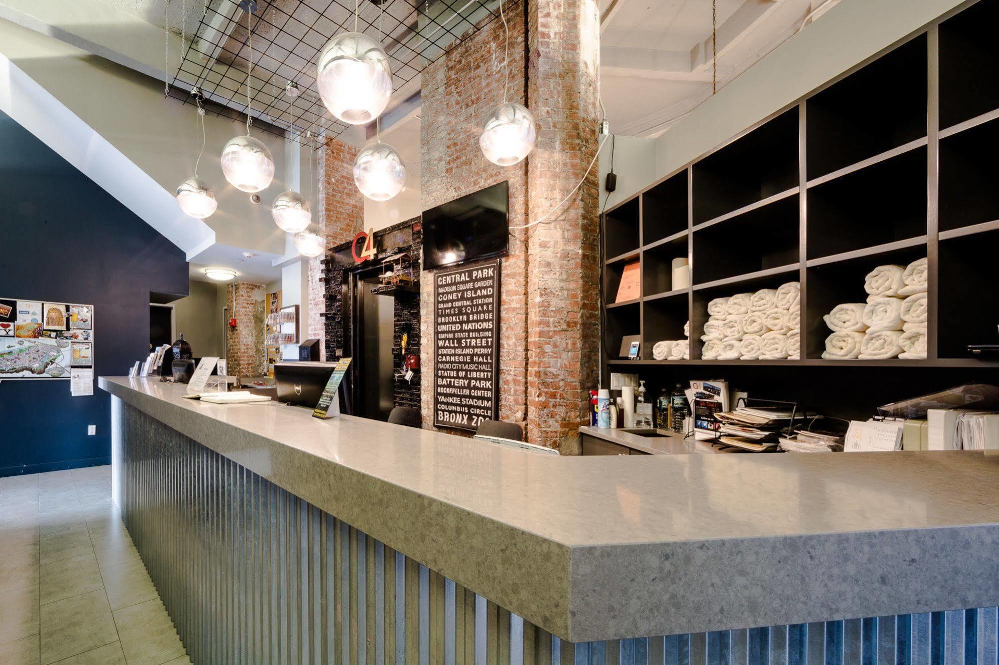 Q4 Hotel And Hostel New York Bagian luar foto