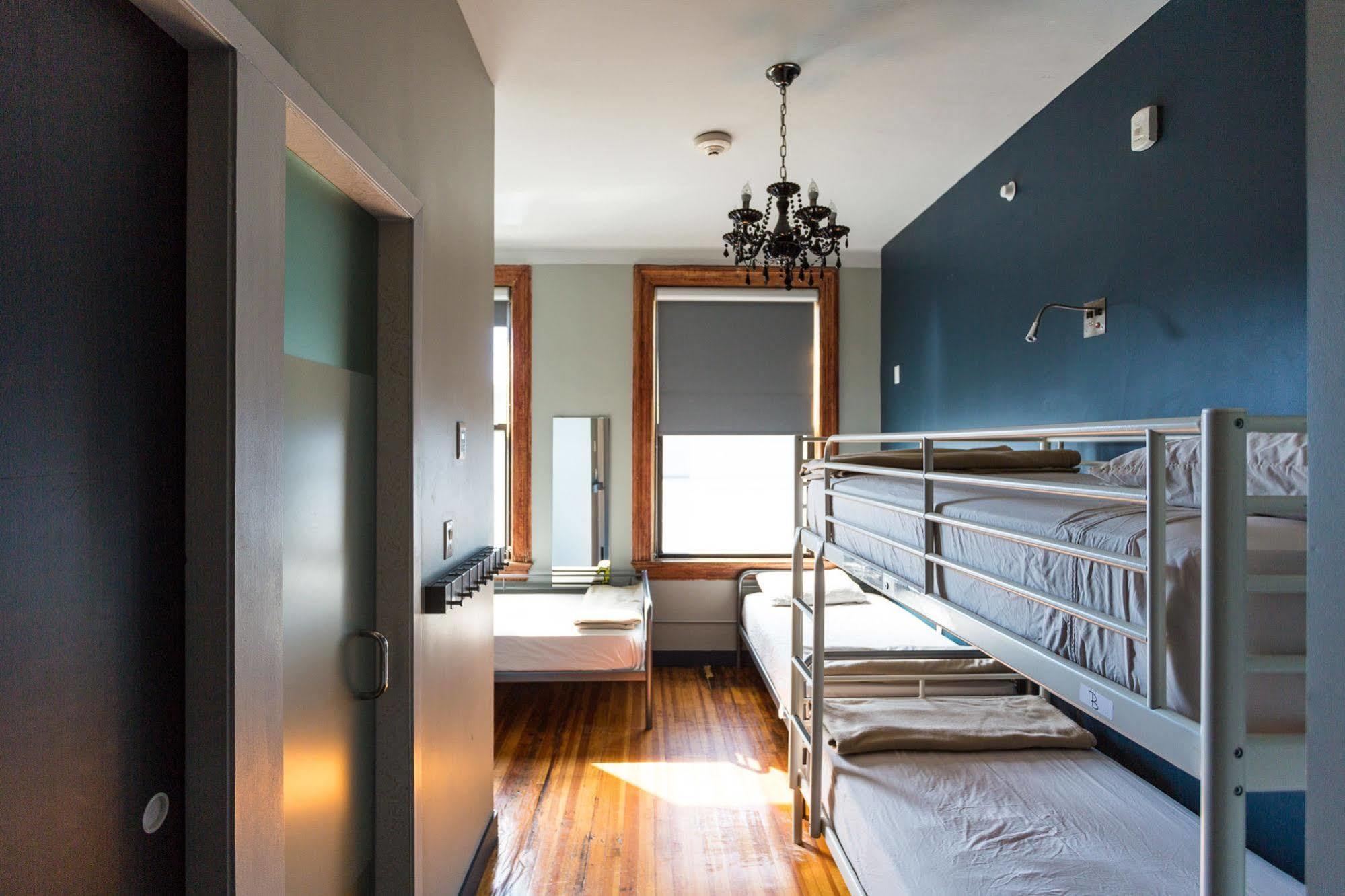 Q4 Hotel And Hostel New York Bagian luar foto