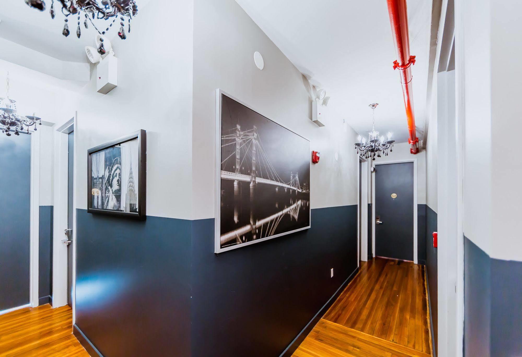 Q4 Hotel And Hostel New York Bagian luar foto