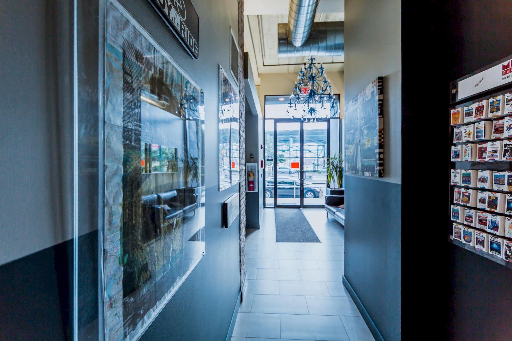 Q4 Hotel And Hostel New York Bagian luar foto